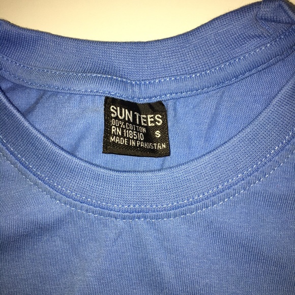 2 T-Shirts - Picture 7 of 10